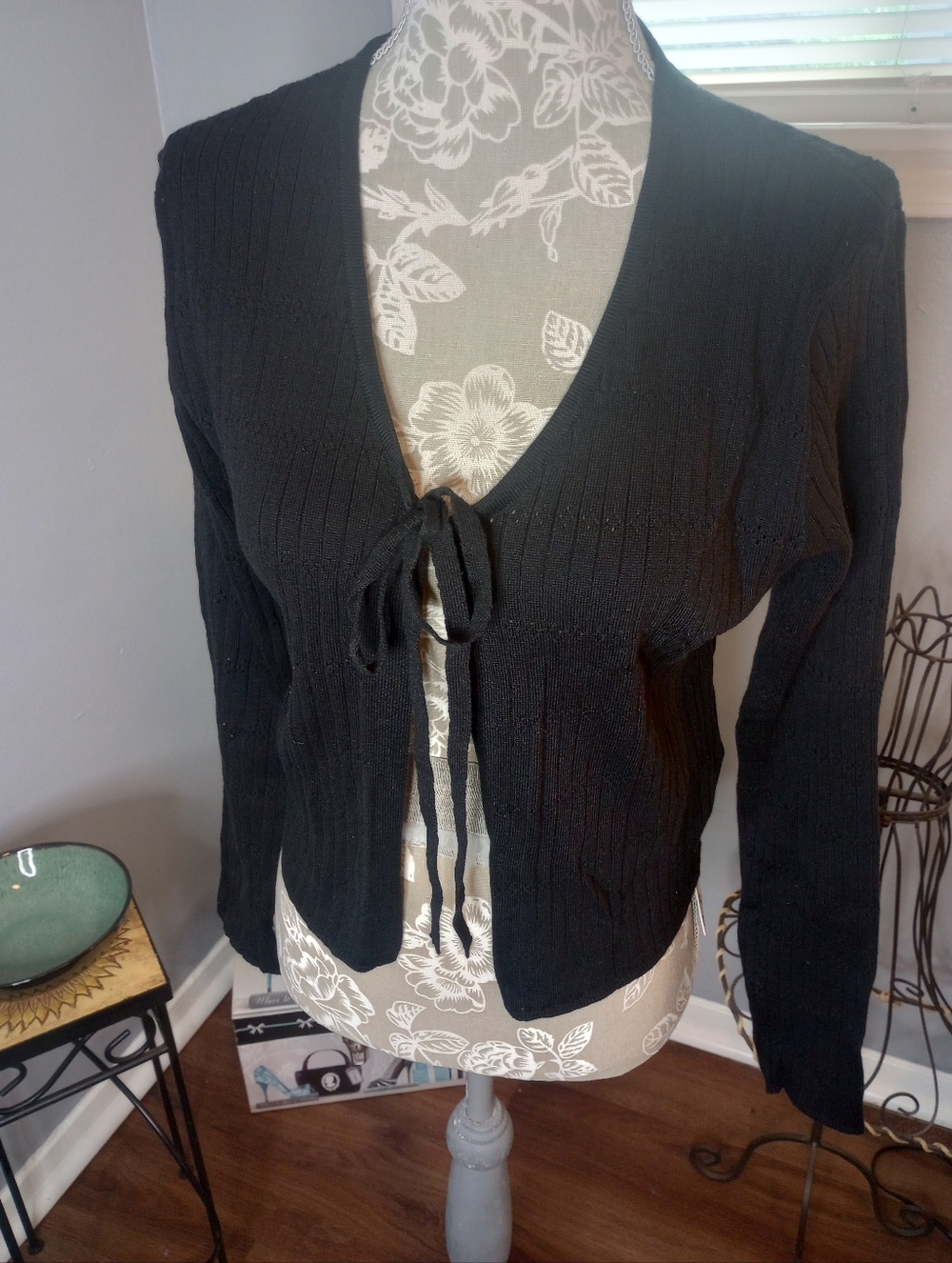 2‎ For $10 Black Ribbed Tie-Front Cardigan Khol's - Picture 2 of 6